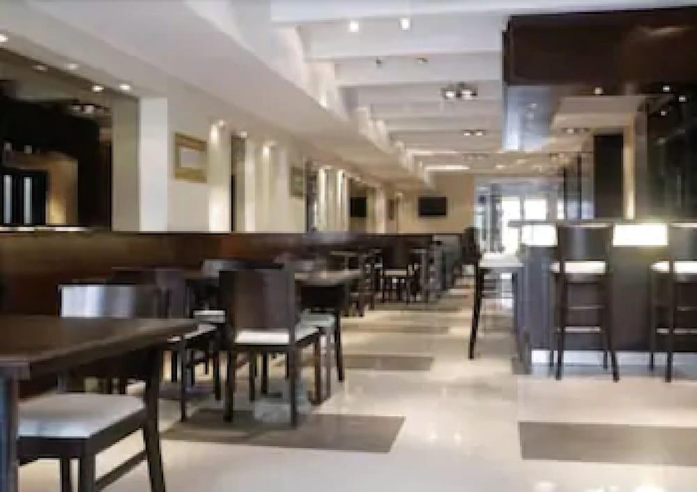 Hotel Presidente Peron Буенос Айрес Екстериор снимка